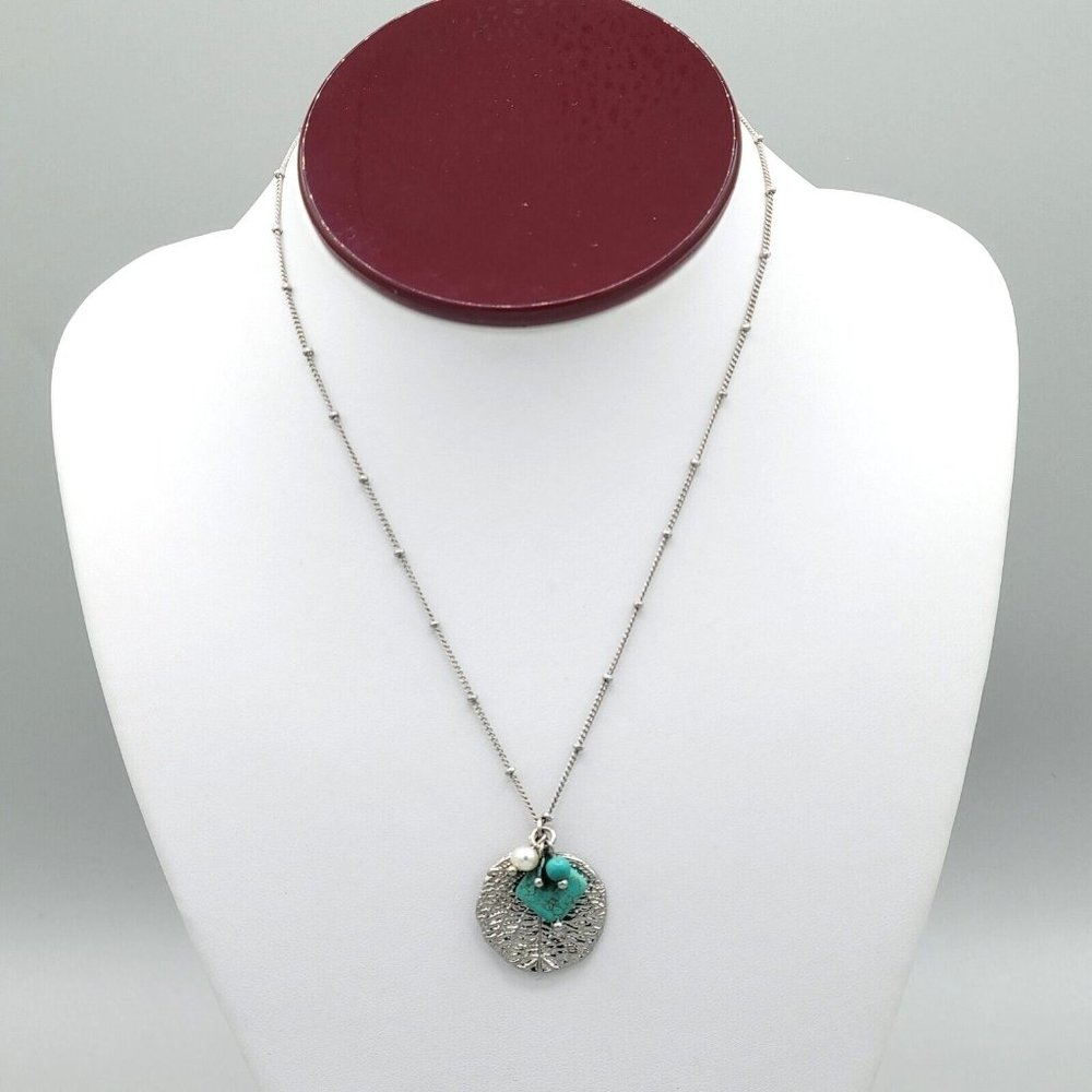 Lia Sophia Silver Tone Knotted Chain Leaf Charm Pendant Station Necklace 16 in